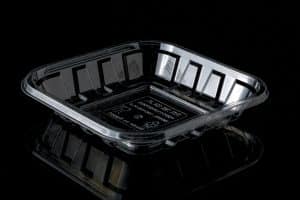 צלחות שטוחות שקופות